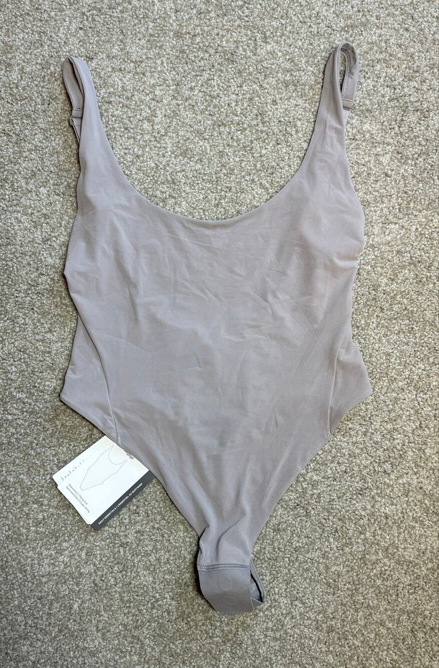 Lululemon Wundermost Ultra-Soft Nulu Mesh Scoop Back Thong Bodysuit XS